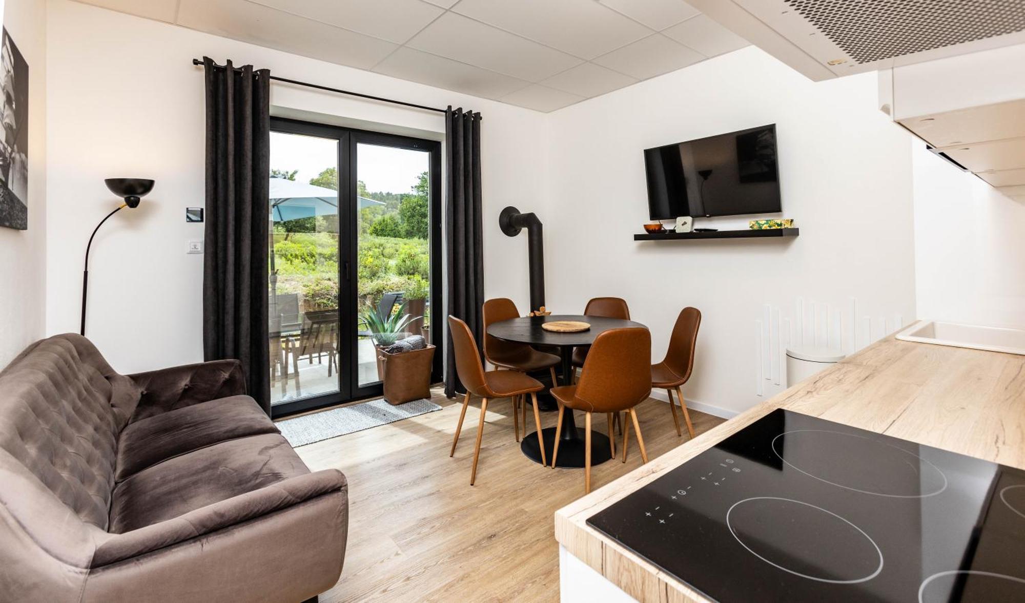 Stylish Apartment With Free Parking Zvolen Ngoại thất bức ảnh