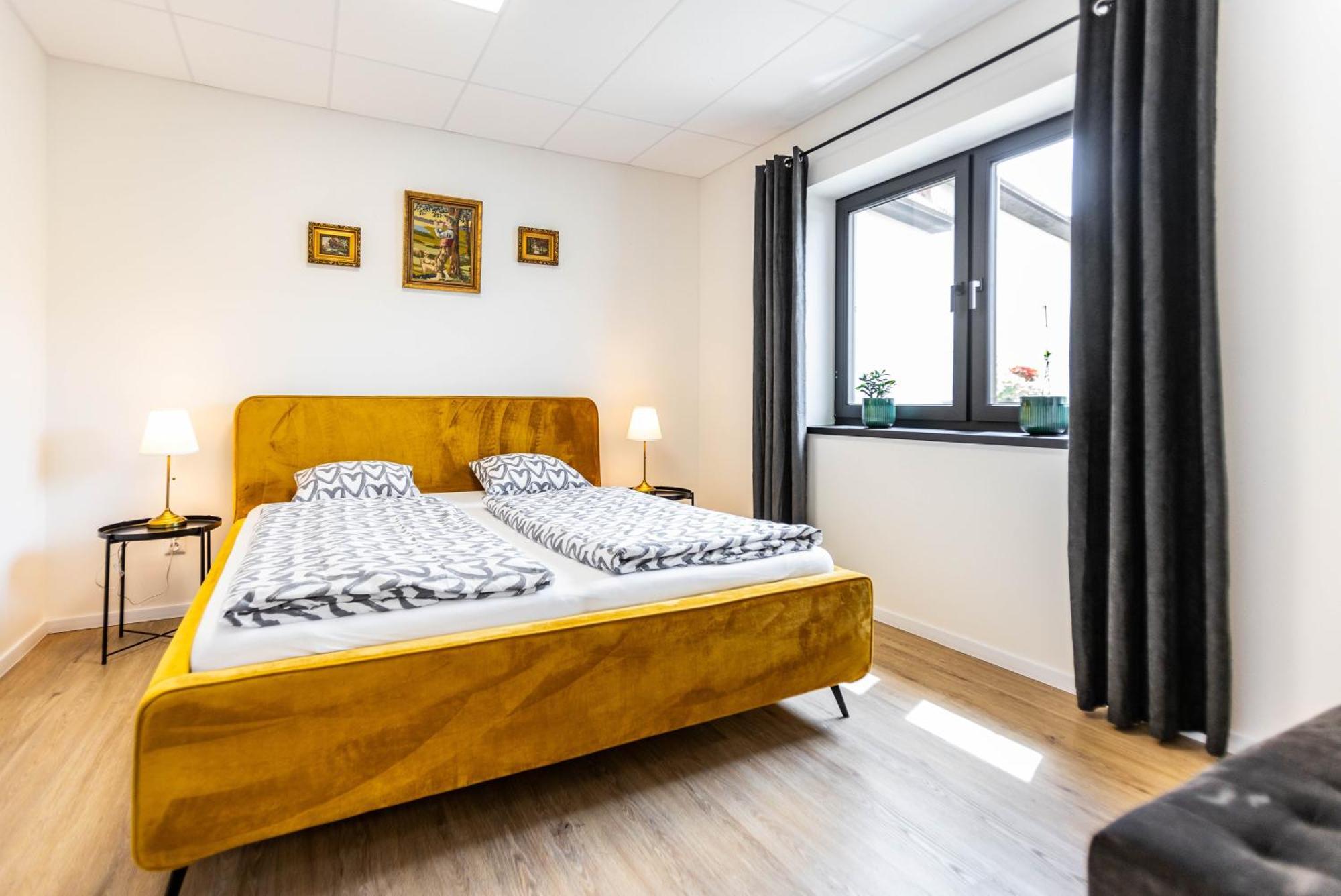 Stylish Apartment With Free Parking Zvolen Ngoại thất bức ảnh